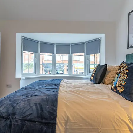 New 4br Family Sleeps 8 -10 People With Free Parking And Contractors Welcome Birmingham