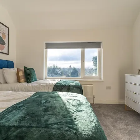 Apartment New 4br Family Sleeps 8 -10 People With Free Parking And Contractors Welcome Birmingham